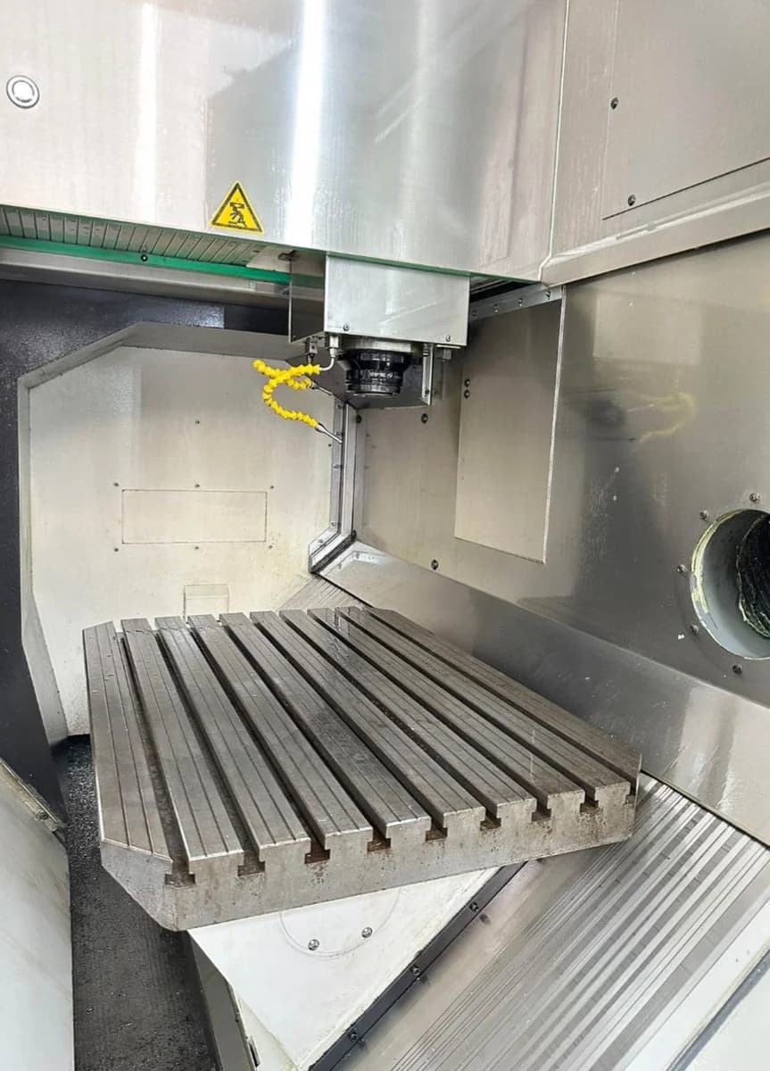 CNC-fräs HSM 700 i verkstedet til Meksta